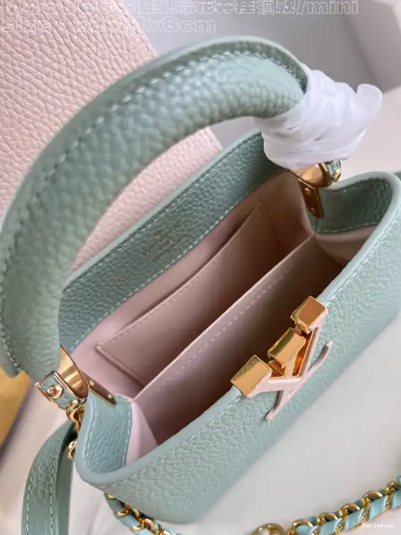 Rep ladies VUITTON LOUIS CAPUCINES MINI-21*14*8CM 0625